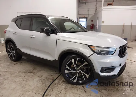 2020 Volvo Xc40 T5 R-Design z USA, uszkodzony, nr VIN YV4162UM7L2206675